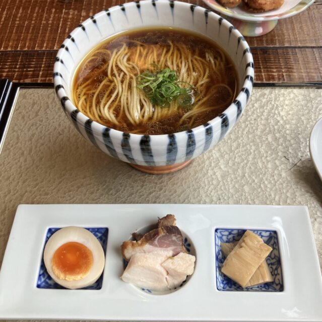 八っすんば 名古屋コーチンらぁ麺のトッピング別皿