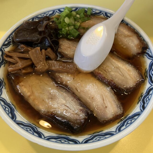 手打ラーメン、焼豚4枚